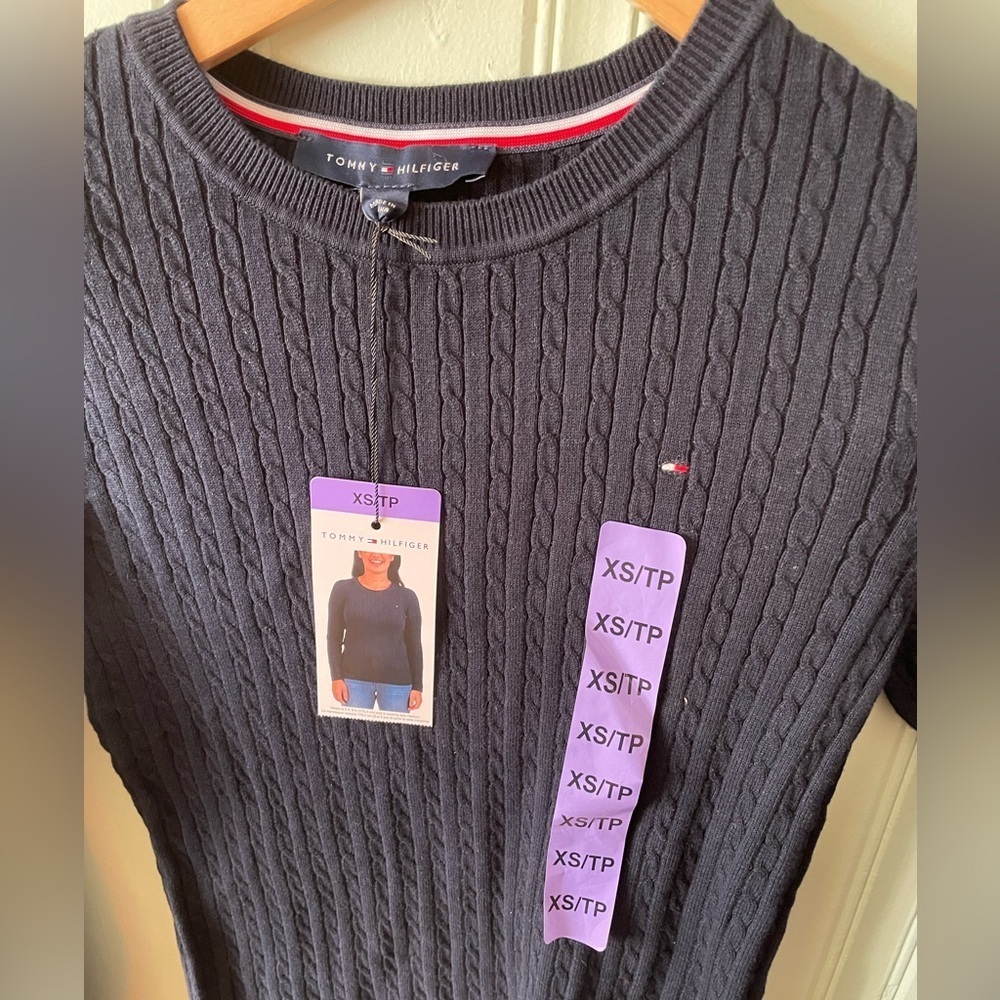 🔊 Tommy Hilfiger | Navy Blue Cable Knit Sweater - Picture 2 of 2